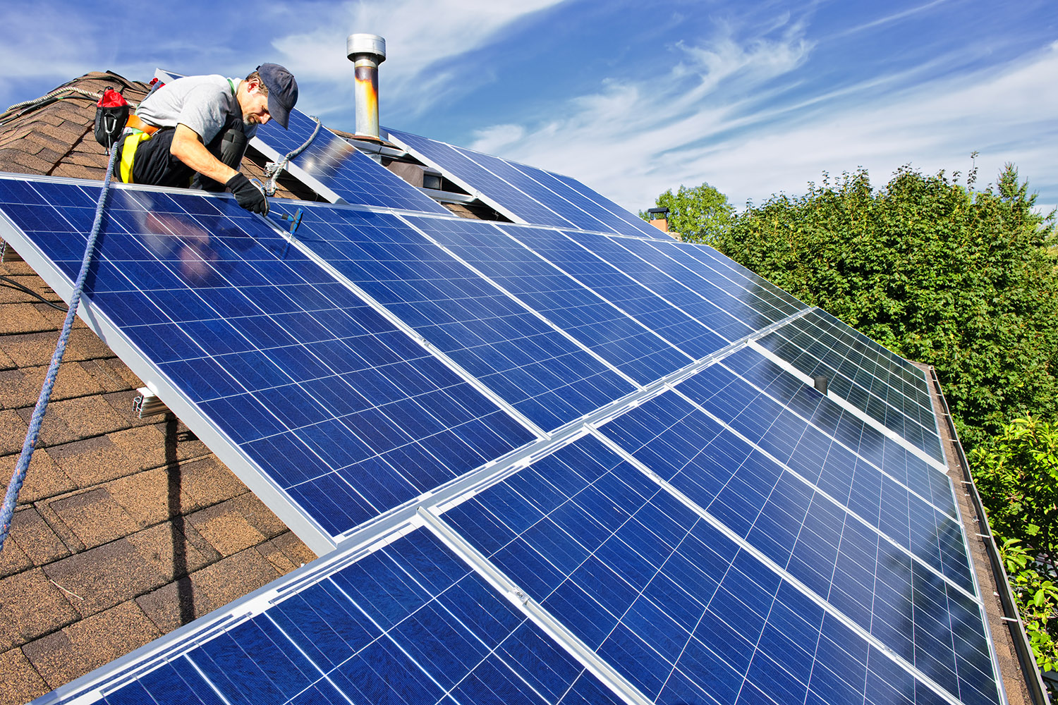 Residential vs. Commercial Solar Leads: Key Differences and Benefits hero image