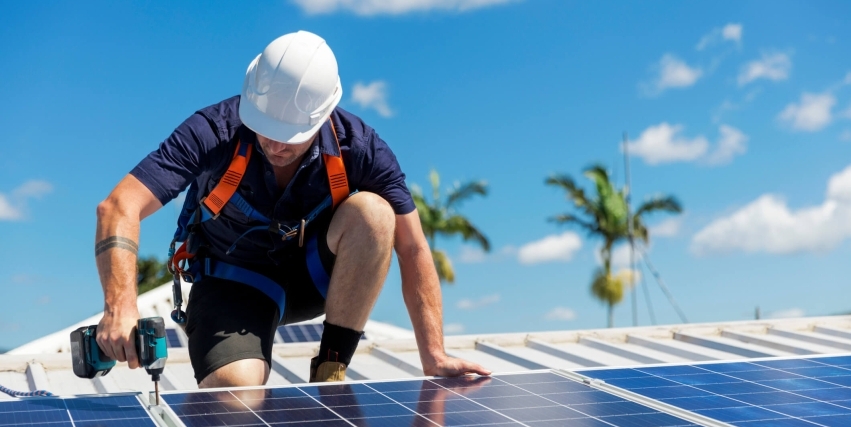 Maximize ROI: Choosing the Right Solar Lead Package for Your Business hero image