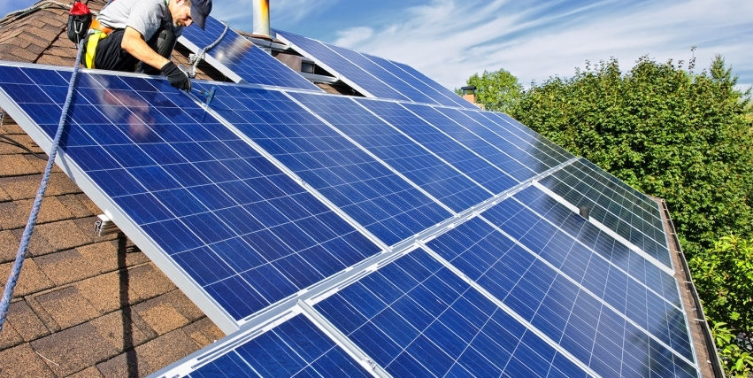 Residential vs. Commercial Solar Leads: Key Differences and Benefits hero image